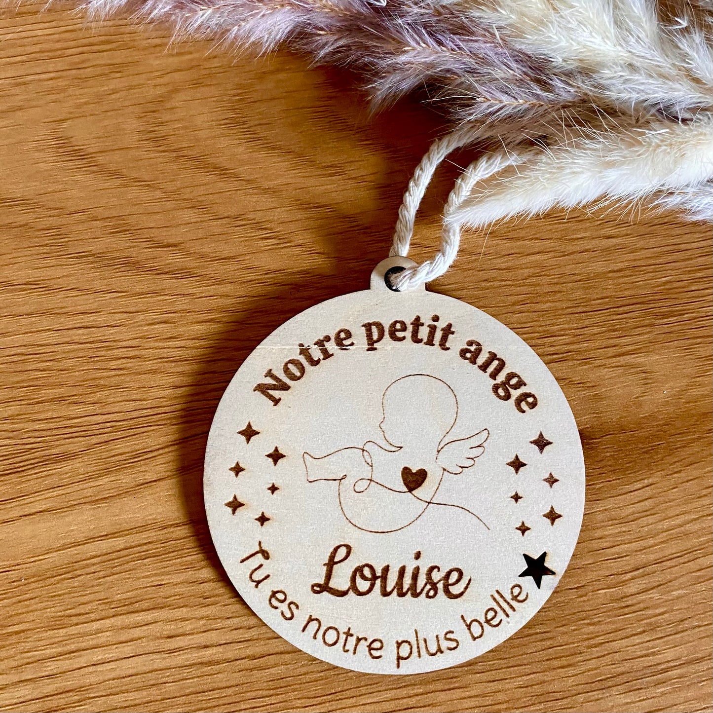 Boule commémorative en bois Bébé Ange personnalisée