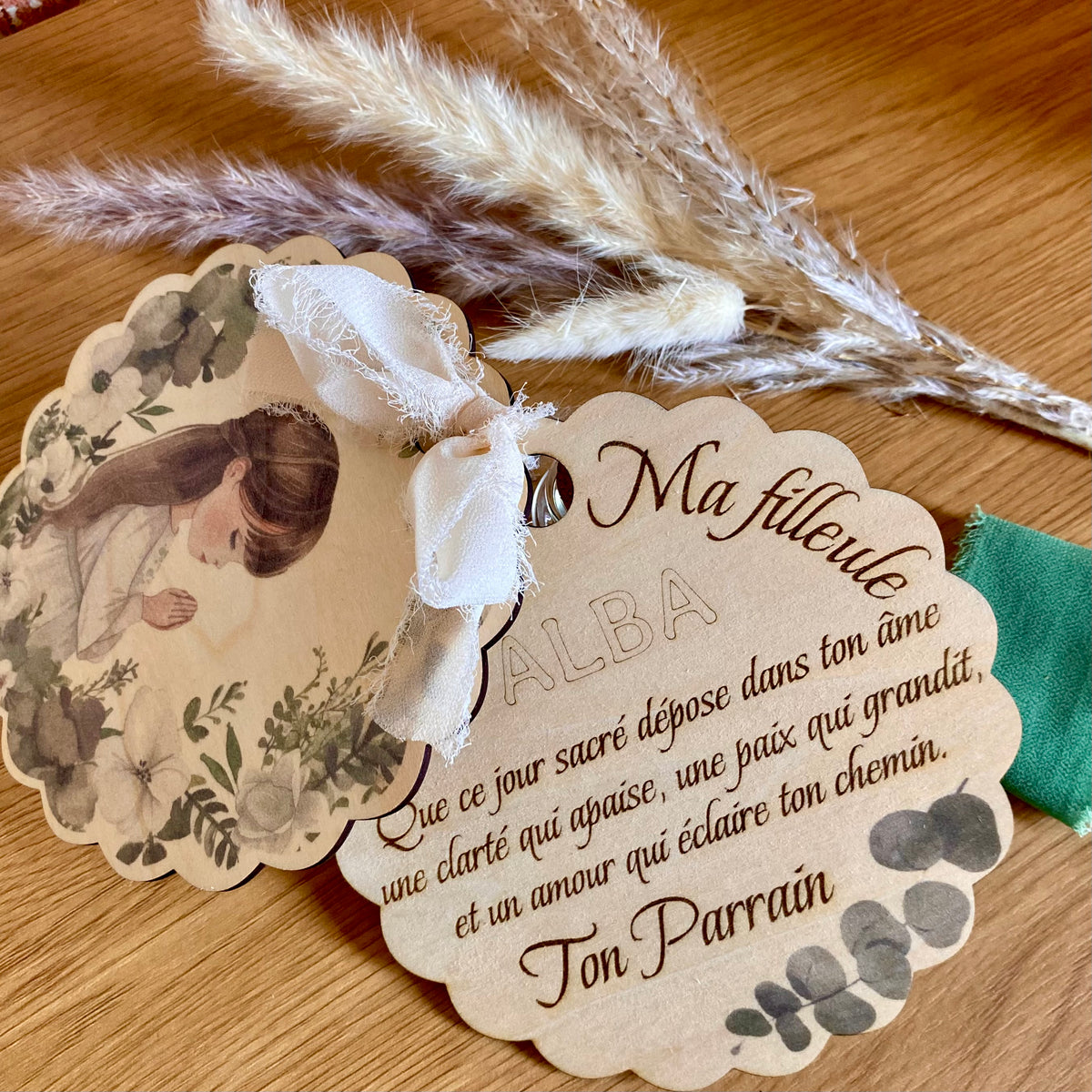 Carte filleule en bois modèle ruban beige