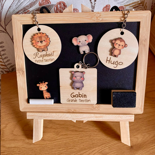 porte-cles-bois-personnalise-dinosaure-prenom-classe-cartable-enfant⁠