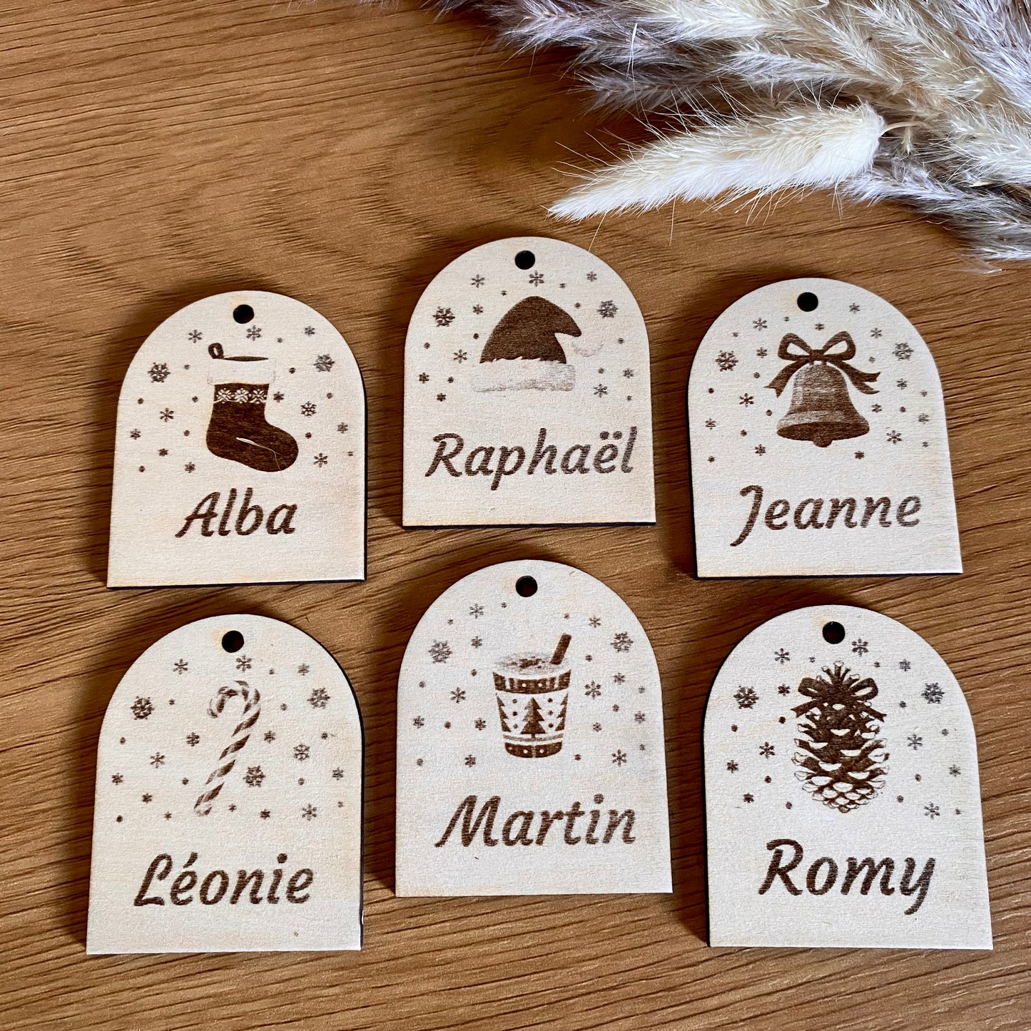 Étiquette ou marque place noel en bois