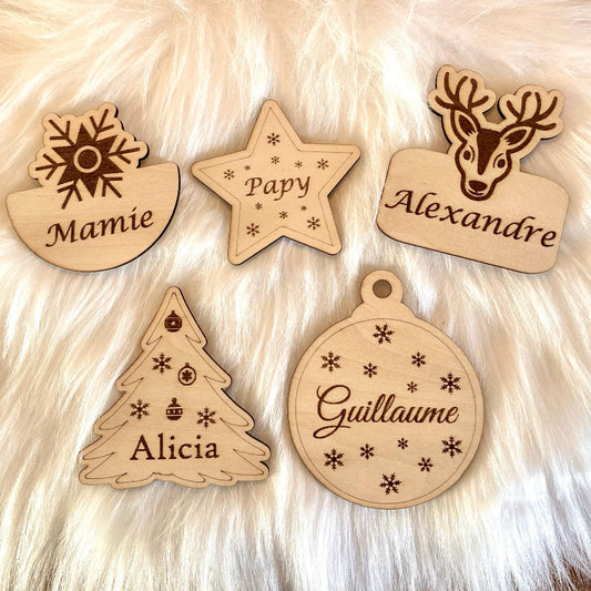 Marque places de Noël différents modèles sapin, flocon, etoile, cerf, boule de Noël 