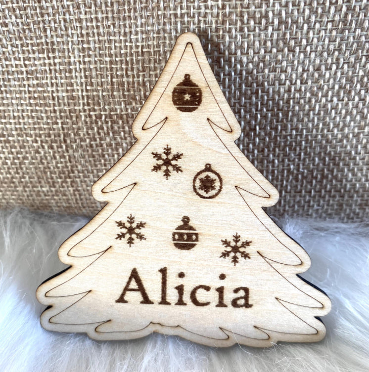 Marque places de Noël en bois modèle sapin prénom personnalisé 