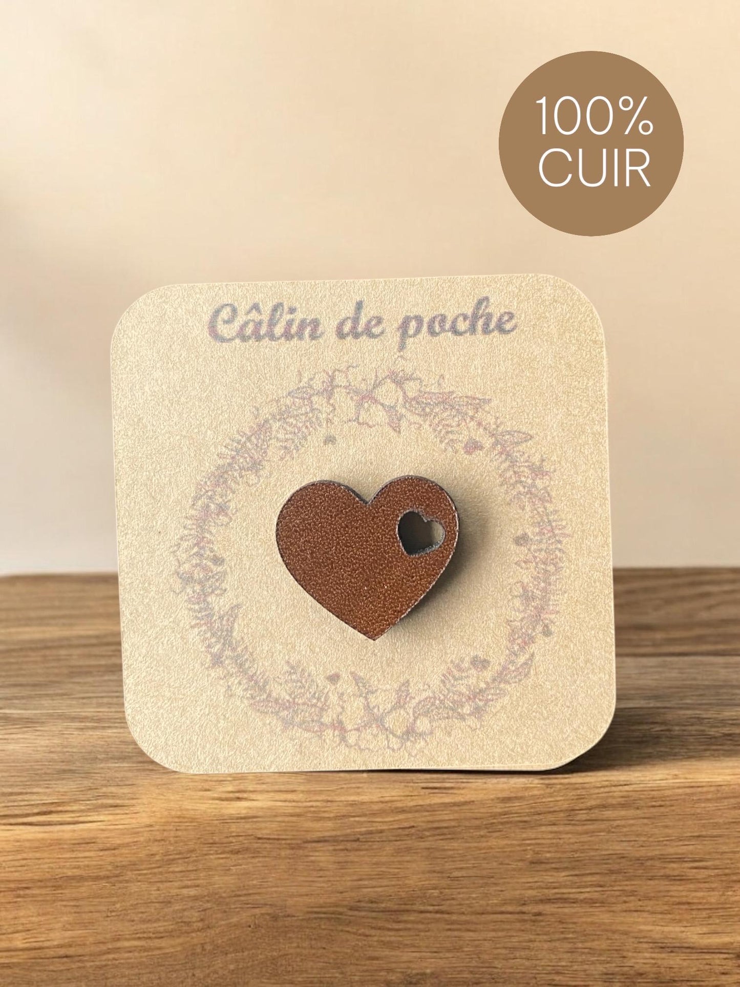 Câlin de Poche en Cuir Véritable – Un Messager de Tendresse