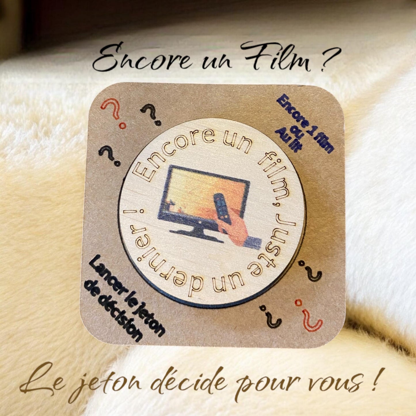 Détail gravure laser jeton pile ou face artisanal