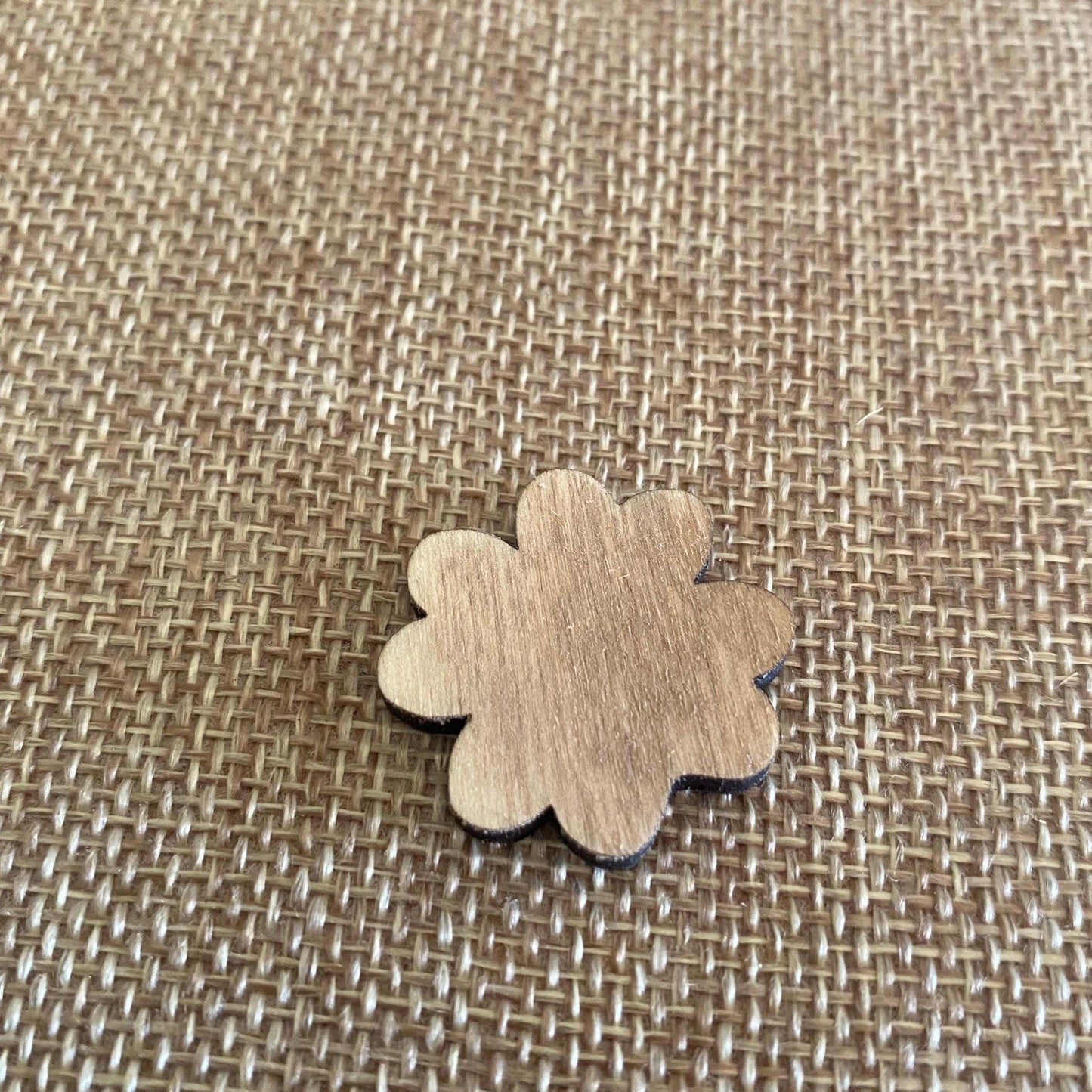 Porte-Bonheur en Bois – Trèfle à 4 Feuilles