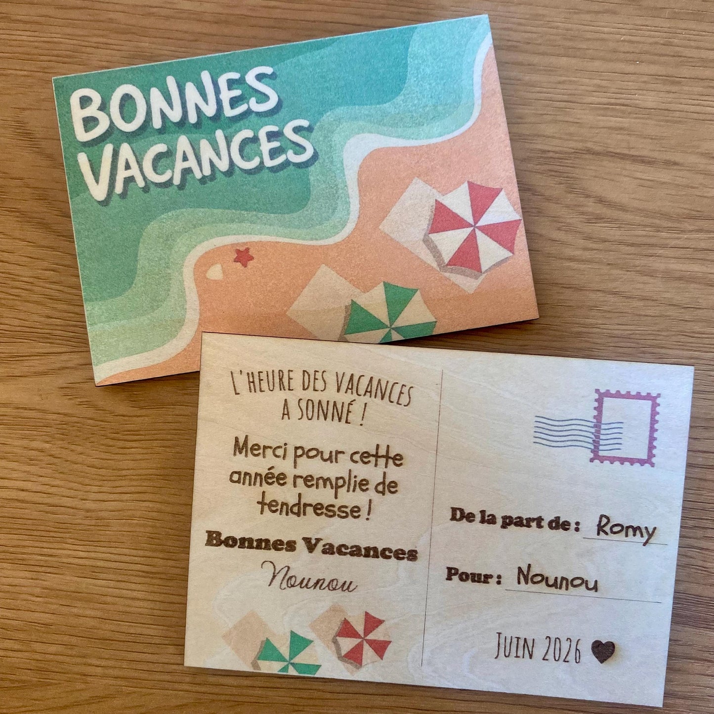 Carte Postale en Bois "Souvenirs de Classe" – Le Merci Intemporel