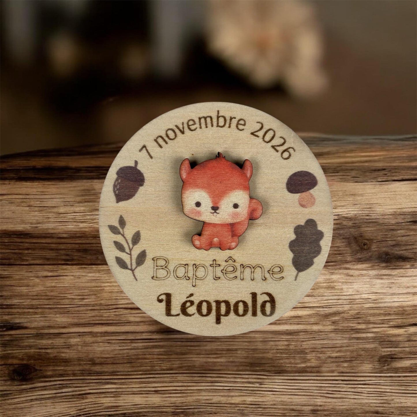Magnet baptême en bois motif écureuil forêt personnalisé