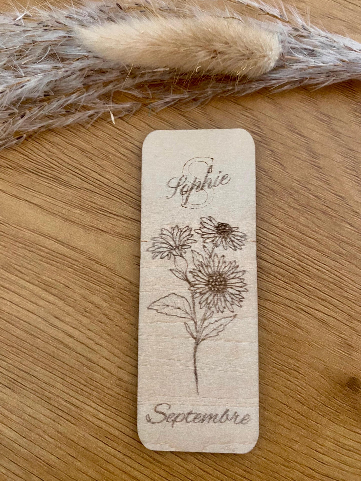 Marque-Page en Bois Personnalisé Fleur – Cadeau Prénom Nature