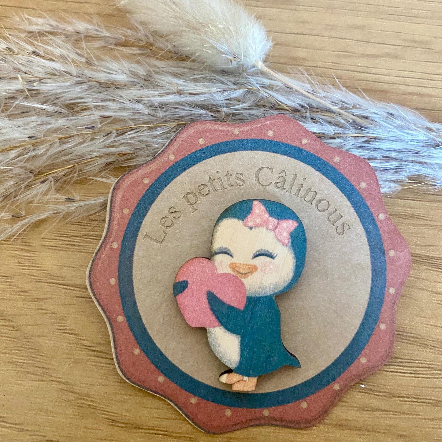 Câlin de Poche Enfant en Bois – Animaux à Collectionner (Pingouin, Chien, Lion, Hérisson)