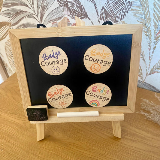 Badge Courage en bois motif arc-en-ciel pour écolier
