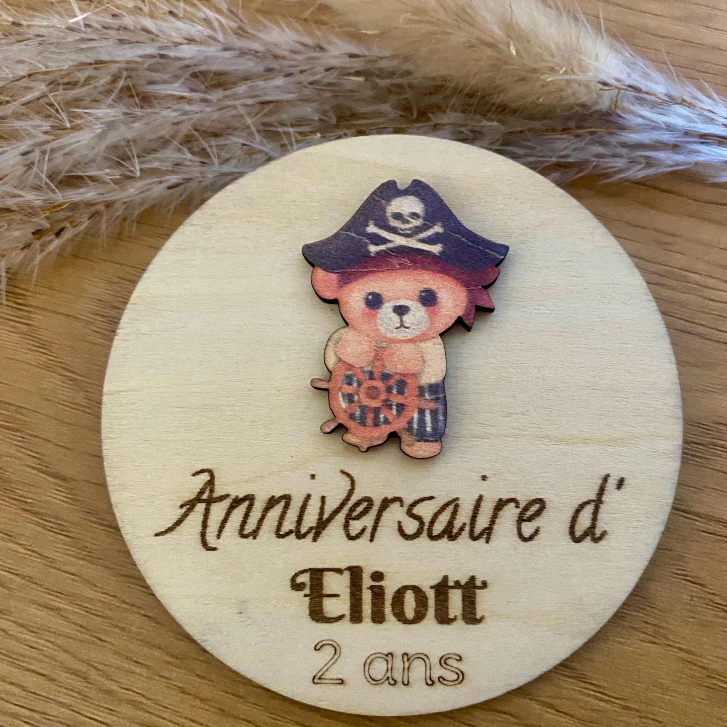 Magnet baptême ou anniversaire Personnalisé en Bois – Thème Héros Enfant