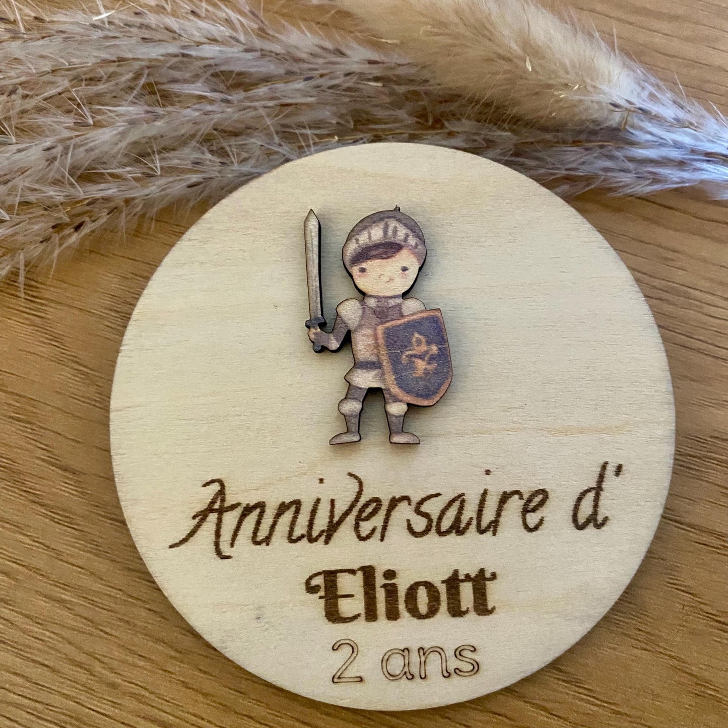 Magnet baptême ou anniversaire Personnalisé en Bois – Thème Héros Enfant
