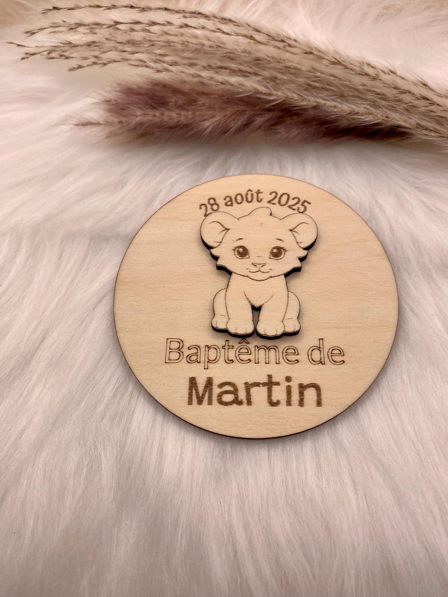 magnet rond en bois lionceau baptême