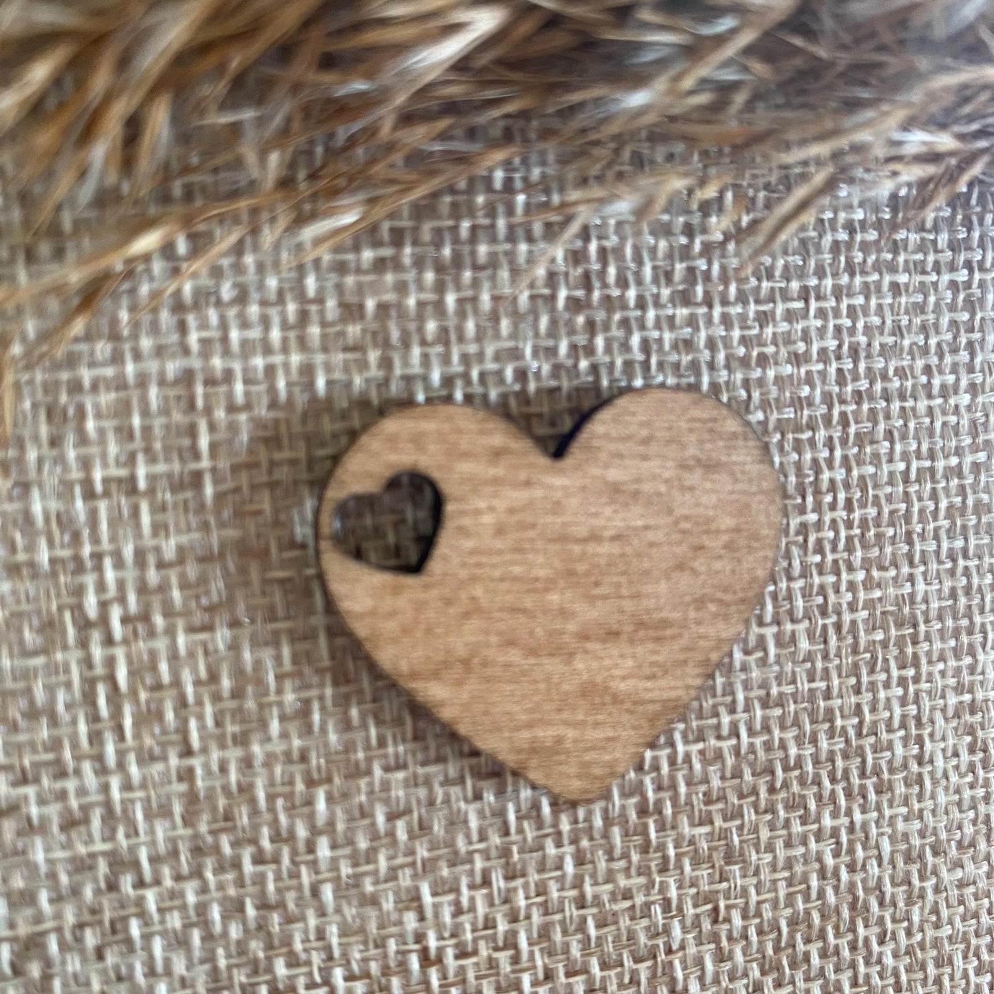 dos du calin de poche en bois