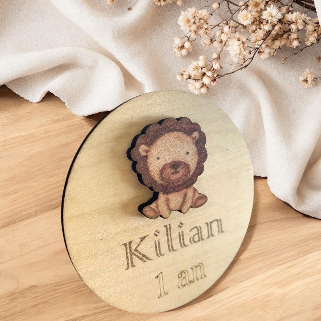 magnet en bois anniversaire motif lion