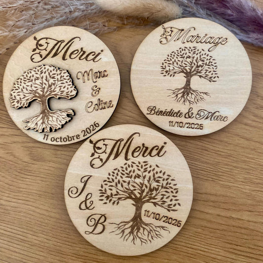 Plusieurs magnets de mariage présentés