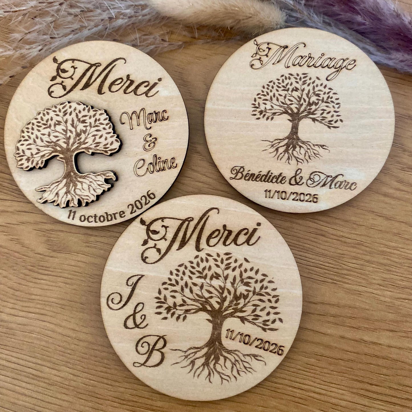 Plusieurs magnets de mariage présentés 