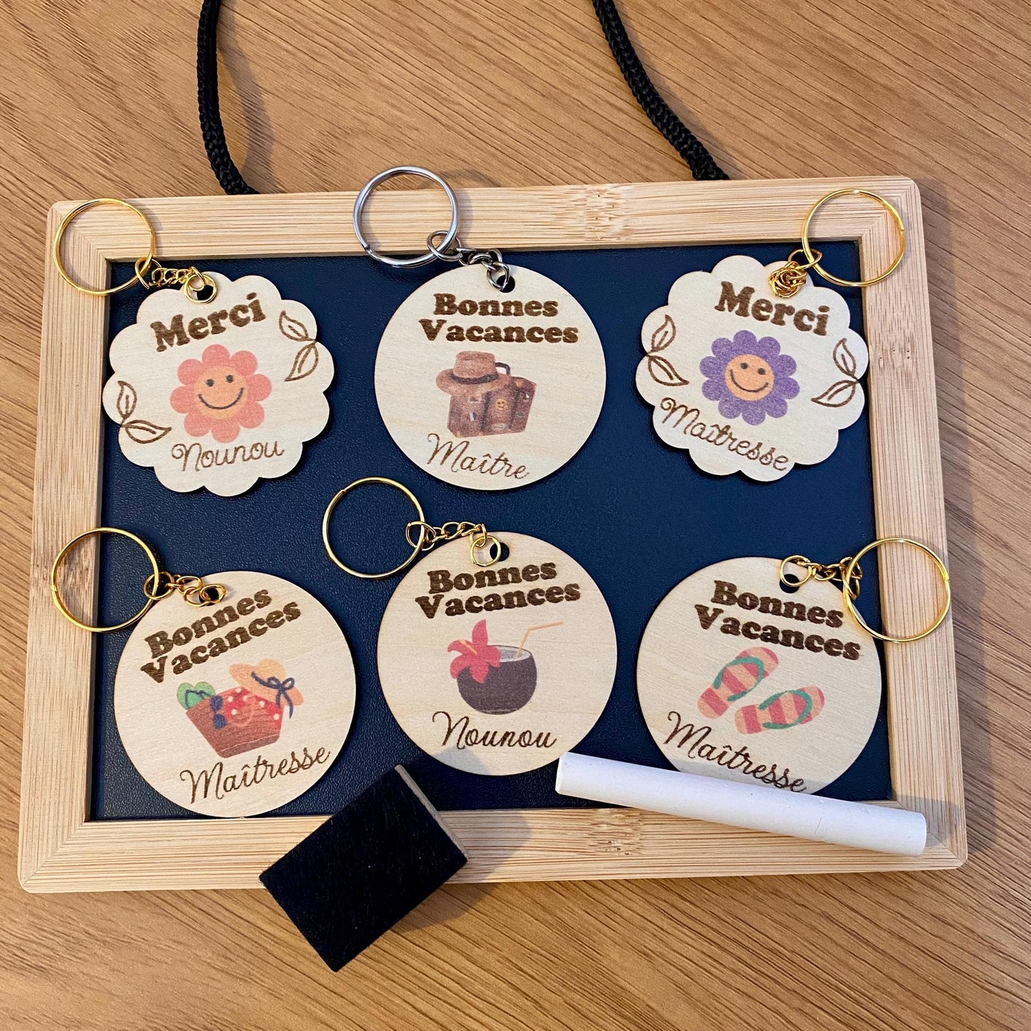 porte-clés en bois maitresse nounou...